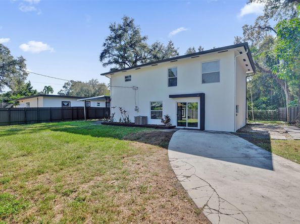 701 NE 164th St, Miami FL 33162