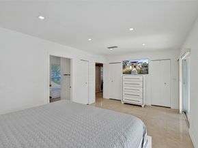 701 NE 164th St, Miami FL 33162