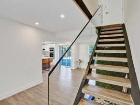 701 NE 164th St, Miami FL 33162