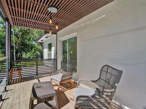 701 NE 164th St, Miami FL 33162