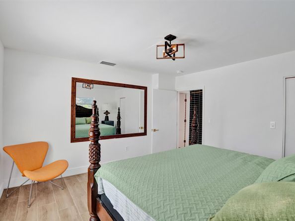 701 NE 164th St, Miami FL 33162