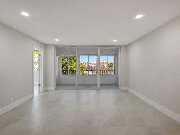 4090 Tivoli Court 208, Lake Worth FL 33467