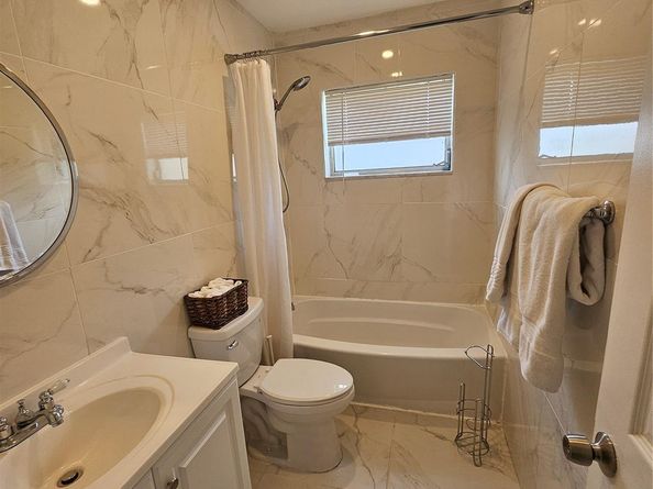 7464 NW 16th, Plantation FL 33313