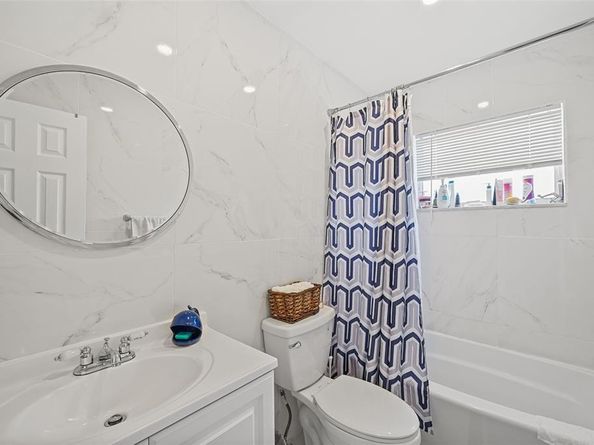 7464 NW 16th, Plantation FL 33313