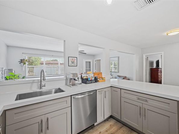 7464 NW 16th, Plantation FL 33313