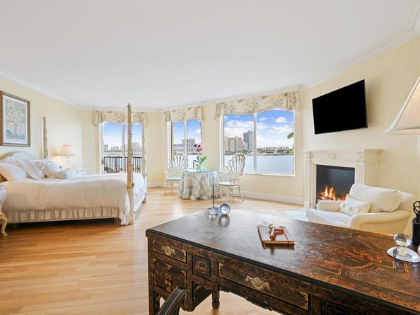 200 Bradley Place 303, Palm Beach FL 33480