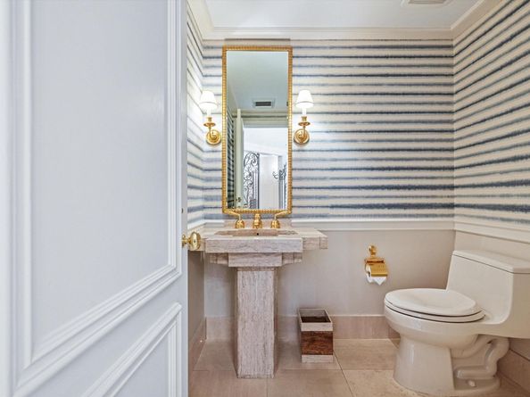 200 Bradley Place 303, Palm Beach FL 33480