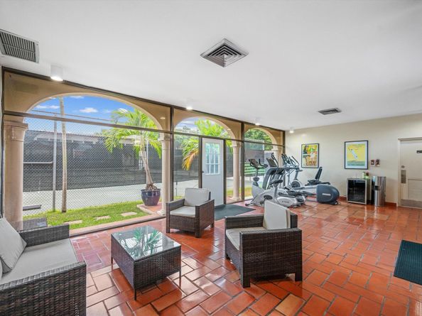 200 Bradley Place 303, Palm Beach FL 33480