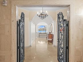 200 Bradley Place 303, Palm Beach FL 33480