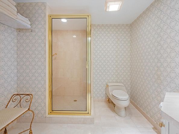 200 Bradley Place 303, Palm Beach FL 33480