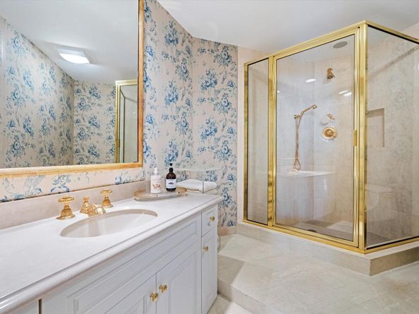 200 Bradley Place 303, Palm Beach FL 33480