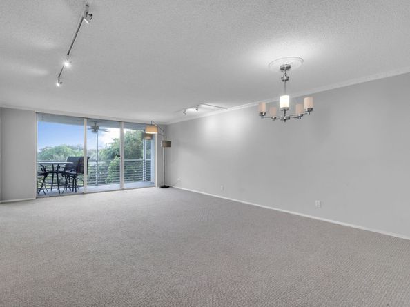4020 W Palm Aire Dr 312, Pompano Beach FL 33069