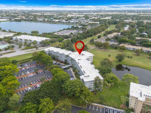4020 W Palm Aire Dr 312, Pompano Beach FL 33069