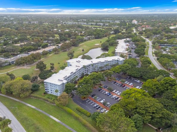 4020 W Palm Aire Dr 312, Pompano Beach FL 33069