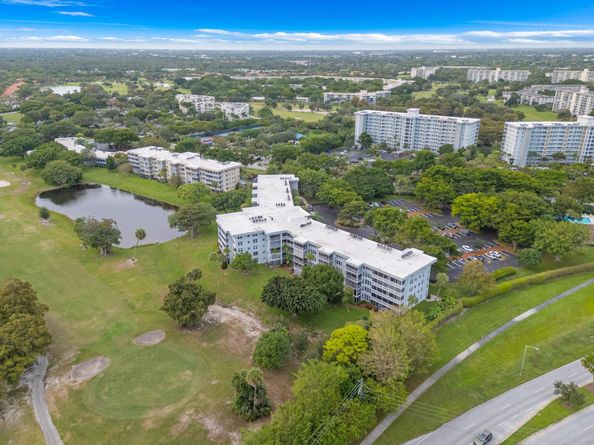 4020 W Palm Aire Dr 312, Pompano Beach FL 33069