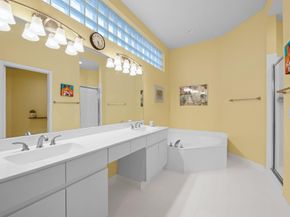 608 Misty Oaks Ln, Pompano Beach FL 33069