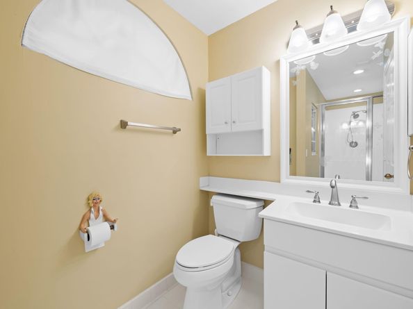 608 Misty Oaks Ln, Pompano Beach FL 33069