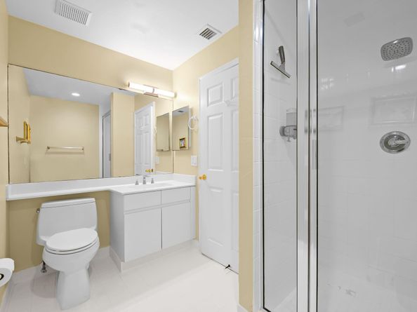 608 Misty Oaks Ln, Pompano Beach FL 33069