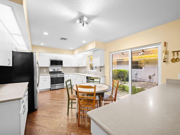 608 Misty Oaks Ln, Pompano Beach FL 33069