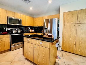 5522 NW 125th Ter, Coral Springs FL 33076