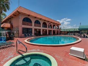 650 Tennis Club Dr 303, Fort Lauderdale FL 33311