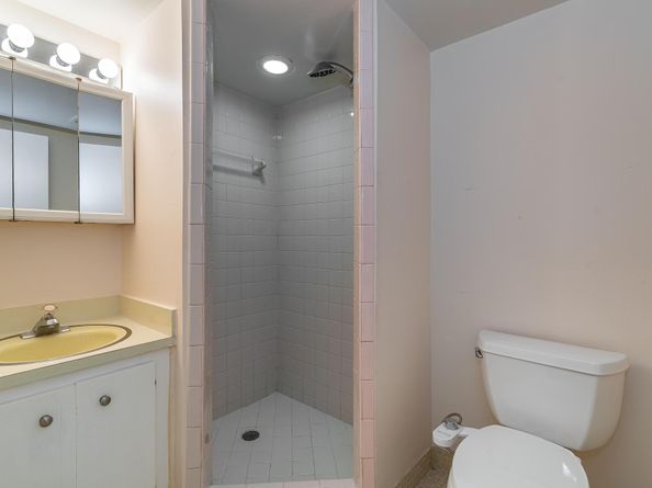 650 Tennis Club Dr 303, Fort Lauderdale FL 33311