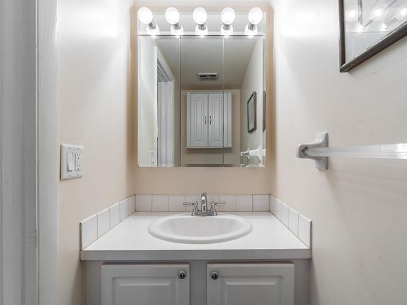 650 Tennis Club Dr 303, Fort Lauderdale FL 33311