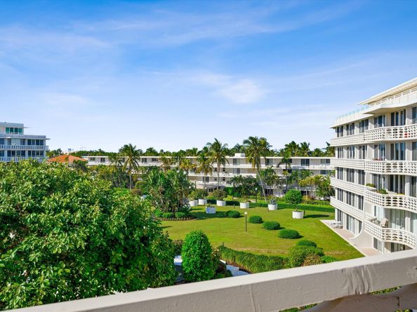 100 Sunrise Avenue 520/521, Palm Beach FL 33480