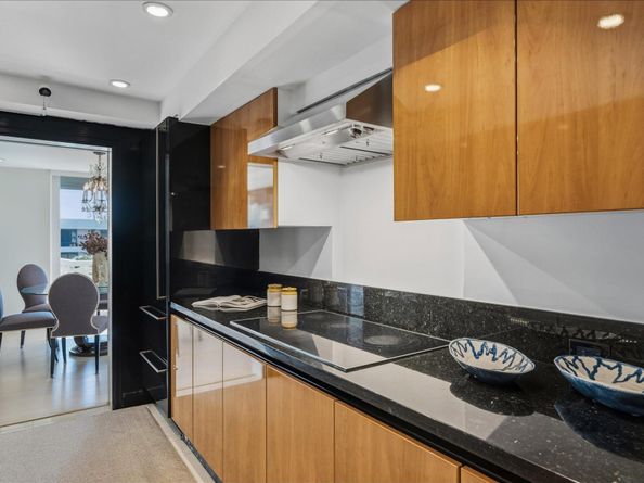 100 Sunrise Avenue 520/521, Palm Beach FL 33480