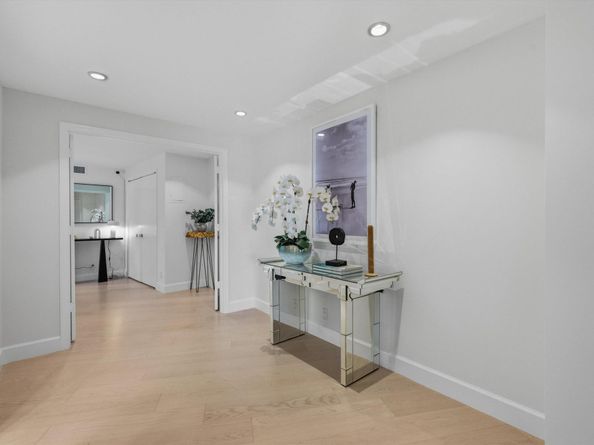 100 Sunrise Avenue 520/521, Palm Beach FL 33480