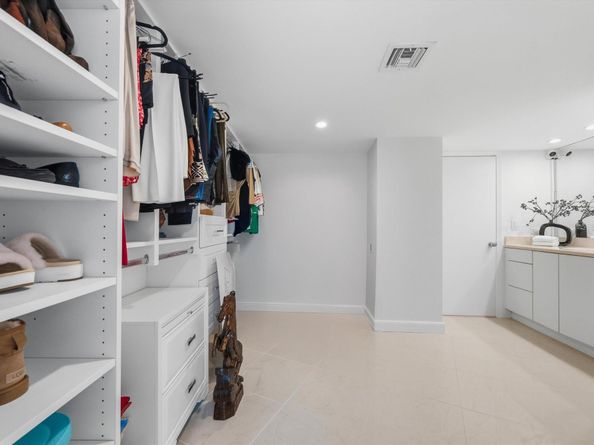 100 Sunrise Avenue 520/521, Palm Beach FL 33480