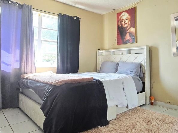 819 Colonial Road, West Palm Beach FL 33405