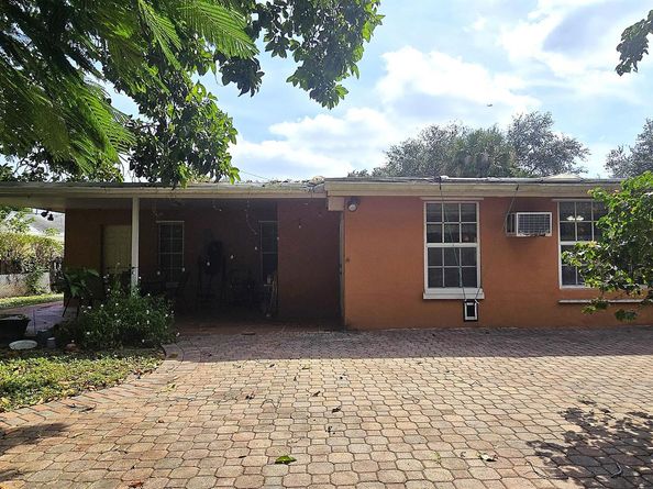 819 Colonial Road, West Palm Beach FL 33405