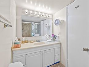 2212 NE 7th St, Hallandale Beach FL 33009