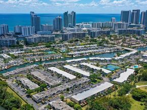 2212 NE 7th St, Hallandale Beach FL 33009