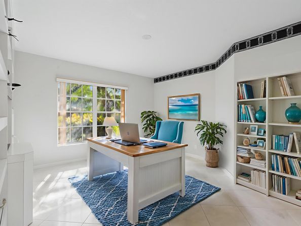 7291 Falls Road E, Boynton Beach FL 33437