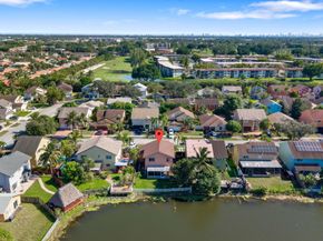 940 SW 96th Avenue, Pembroke Pines FL 33025