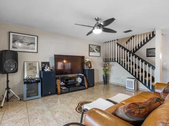 940 SW 96th Avenue, Pembroke Pines FL 33025