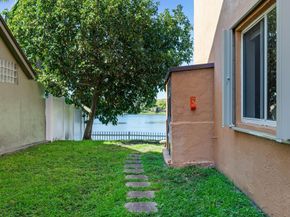 940 SW 96th Avenue, Pembroke Pines FL 33025