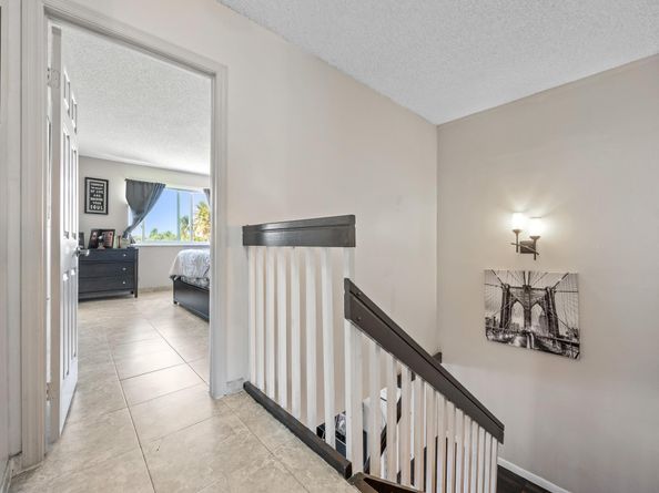 940 SW 96th Avenue, Pembroke Pines FL 33025