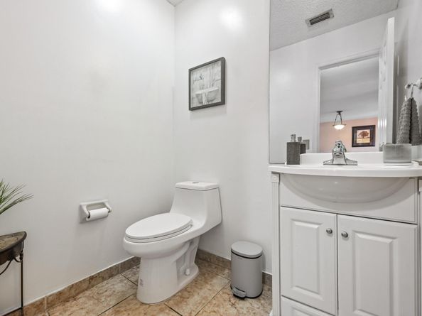 940 SW 96th Avenue, Pembroke Pines FL 33025