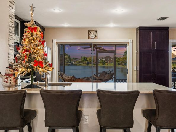 940 SW 96th Avenue, Pembroke Pines FL 33025