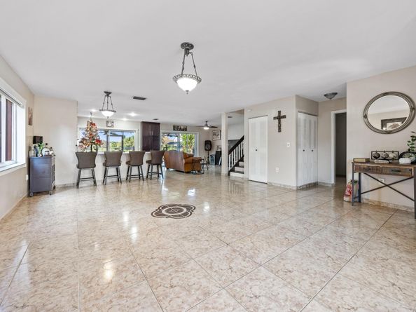 940 SW 96th Avenue, Pembroke Pines FL 33025