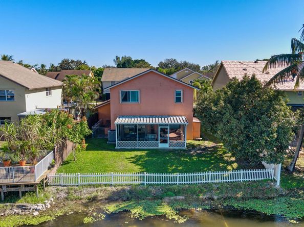 940 SW 96th Avenue, Pembroke Pines FL 33025