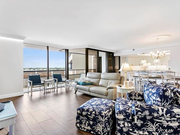 100 Lakeshore Drive 454, North Palm Beach FL 33408