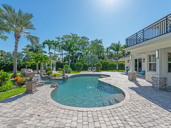 15995 Meadow Wood Drive, Wellington FL 33414