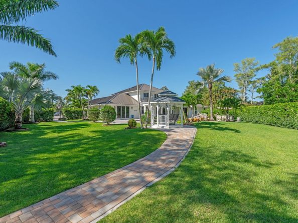 15995 Meadow Wood Drive, Wellington FL 33414