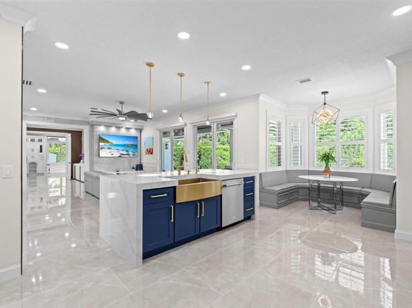 15995 Meadow Wood Drive, Wellington FL 33414