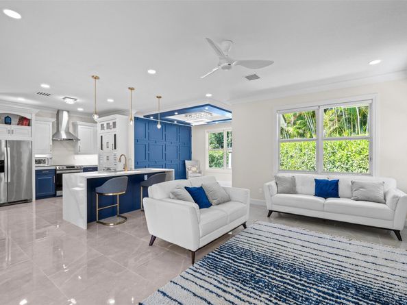 15995 Meadow Wood Drive, Wellington FL 33414