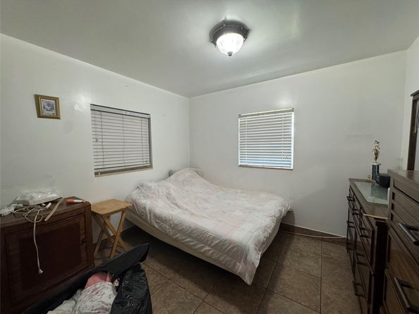 500 NE 59th St, Oakland Park FL 33334